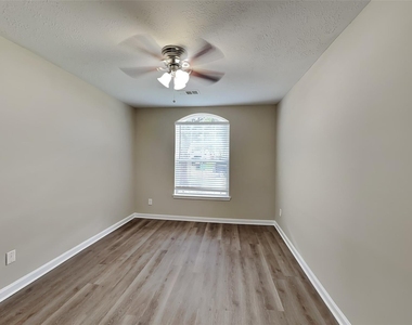 6630 Grant Drive - Photo Thumbnail 13