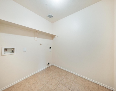 5015 Bridgecrossing Court - Photo Thumbnail 20