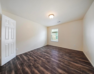 5015 Bridgecrossing Court - Photo Thumbnail 11