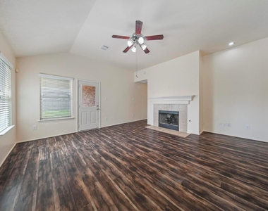 5015 Bridgecrossing Court - Photo Thumbnail 8
