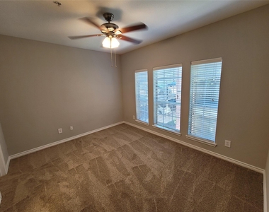 2350 Westcreek Lane - Photo Thumbnail 12