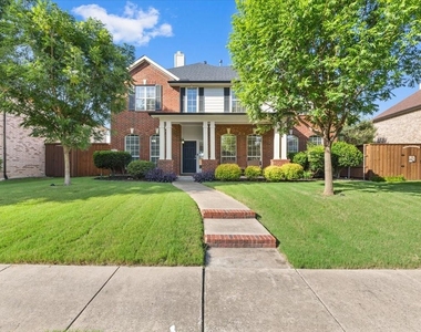 1121 London Drive - Photo Thumbnail 4