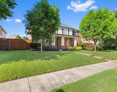 1121 London Drive - Photo Thumbnail 5