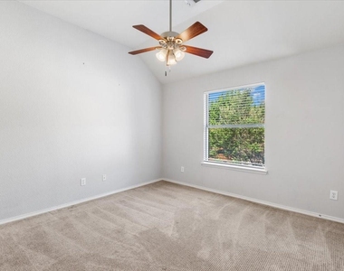 1121 London Drive - Photo Thumbnail 38