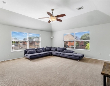 1121 London Drive - Photo Thumbnail 39
