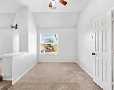 1121 London Drive - Photo Thumbnail 25