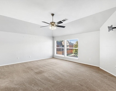1121 London Drive - Photo Thumbnail 26