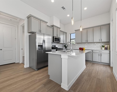 1213 Mercantile Street - Photo Thumbnail 12