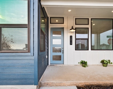 1213 Mercantile Street - Photo Thumbnail 4