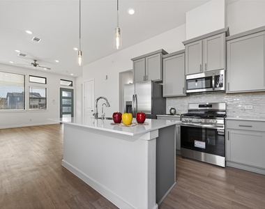 1213 Mercantile Street - Photo Thumbnail 13