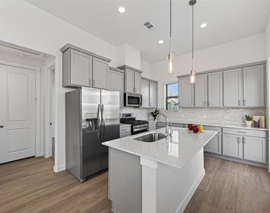 1213 Mercantile Street - Photo Thumbnail 19