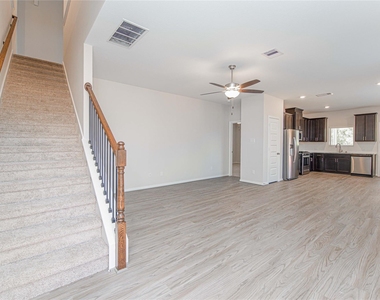 107 Silver Sky Court - Photo Thumbnail 4