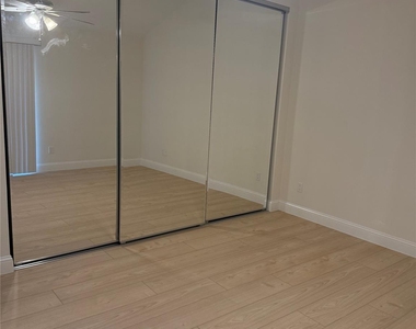 3207 E Heatherock Circle - Photo Thumbnail 16