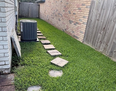 3207 E Heatherock Circle - Photo Thumbnail 23