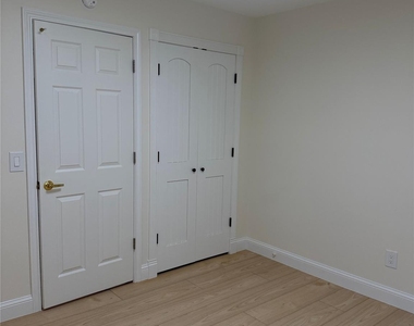 3207 E Heatherock Circle - Photo Thumbnail 11