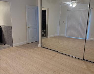 3207 E Heatherock Circle - Photo Thumbnail 17