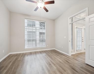 5353 Memorial Drive - Photo Thumbnail 8