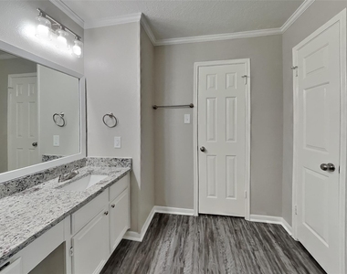 18807 Sandia Pines Drive - Photo Thumbnail 11