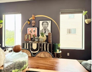2805 Blodgett Street - Photo Thumbnail 2