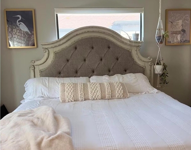 2805 Blodgett Street - Photo Thumbnail 11