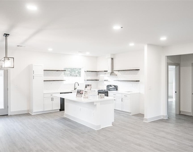 31727 Cypress Circle - Photo Thumbnail 2