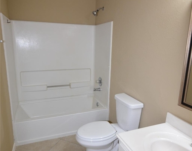3903 Brighton Springs Lane - Photo Thumbnail 20