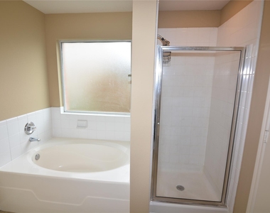 3903 Brighton Springs Lane - Photo Thumbnail 13