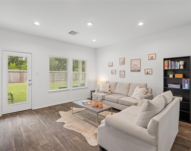 22306 Forest Gorge Lane - Photo Thumbnail 6