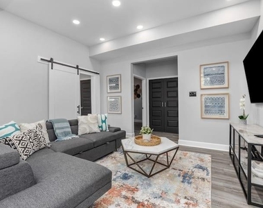 1015 Brooks Street - Photo Thumbnail 6