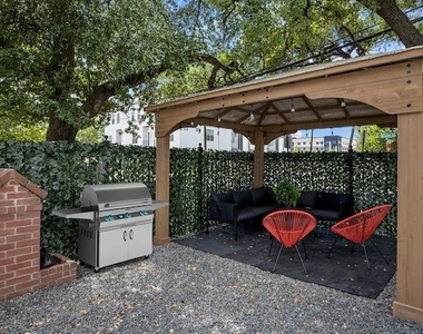 1015 Brooks Street - Photo Thumbnail 18