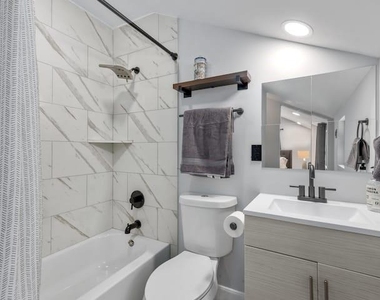1015 Brooks Street - Photo Thumbnail 13