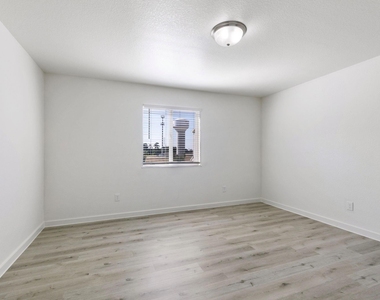 21155 Gosling Road - Photo Thumbnail 10
