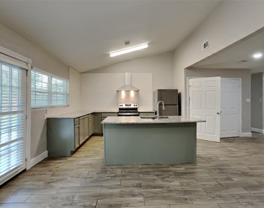 16911 Cairngale Street - Photo Thumbnail 4