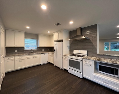 5122 Lymbar Drive - Photo Thumbnail 3