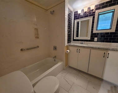 6426 W Bend Street - Photo Thumbnail 9