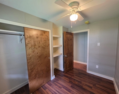 6426 W Bend Street - Photo Thumbnail 8