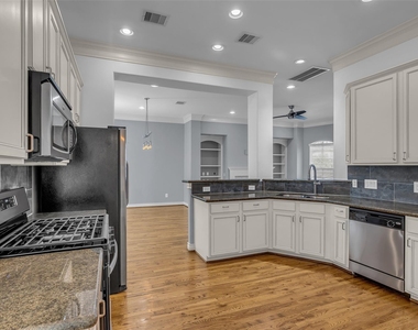 5724 Kansas Street - Photo Thumbnail 8