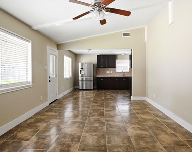 1511 Sungail Drive - Photo Thumbnail 11