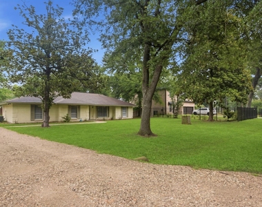 1511 Sungail Drive - Photo Thumbnail 4