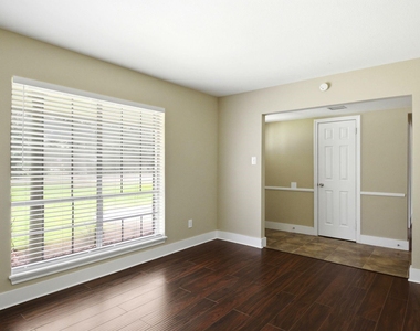 1511 Sungail Drive - Photo Thumbnail 9