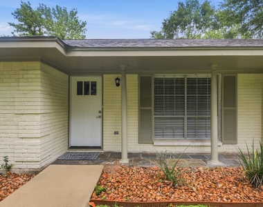1511 Sungail Drive - Photo Thumbnail 5