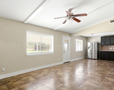 1511 Sungail Drive - Photo Thumbnail 10