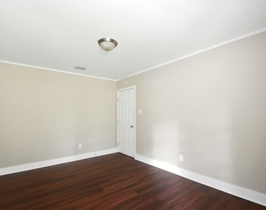 1511 Sungail Drive - Photo Thumbnail 28