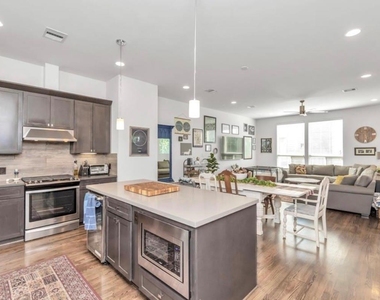 360 Eado Park Circle - Photo Thumbnail 9