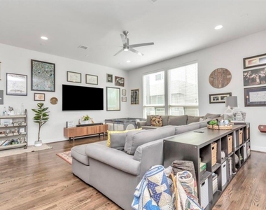 360 Eado Park Circle - Photo Thumbnail 10