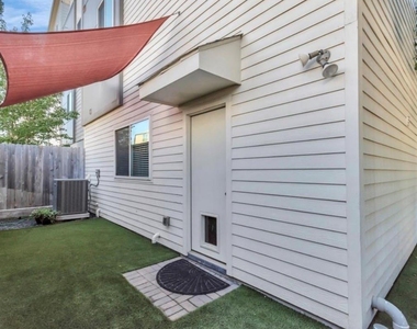 360 Eado Park Circle - Photo Thumbnail 5