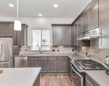 360 Eado Park Circle - Photo Thumbnail 11
