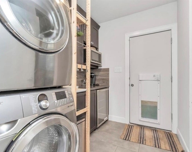 360 Eado Park Circle - Photo Thumbnail 2