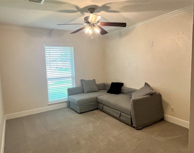 4407 Kevinkay Drive - Photo Thumbnail 12