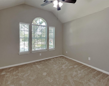 30802 Sifton Drive - Photo Thumbnail 11